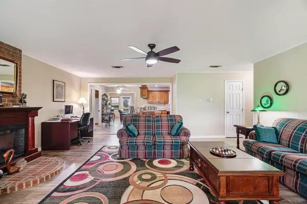 Sumner, TX 75486,6951 Farm Road 1499