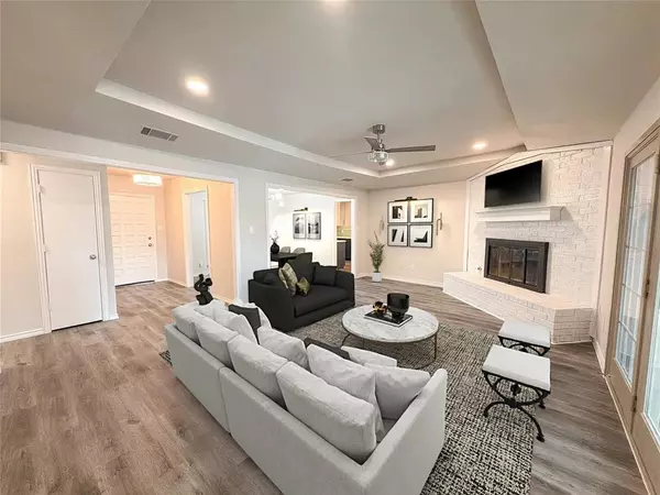 Carrollton, TX 75007,1912 E Branch Hollow Drive