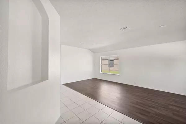 Arlington, TX 76002,1406 Anglican Drive