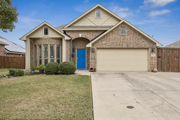 705 Bayshore Drive, Mansfield, TX 76063