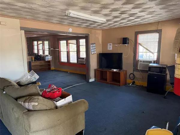 Dallas, TX 75212,2911 N Hampton Road