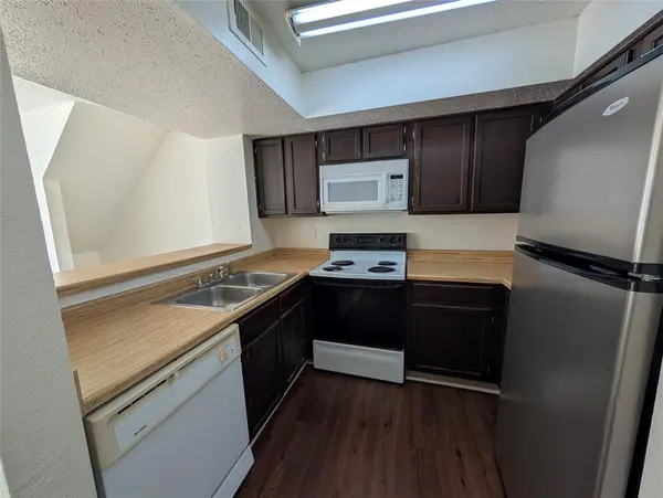 Dallas, TX 75243,9833 Walnut Street #Q201