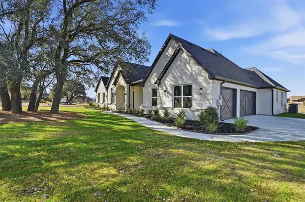 104 Trace Drive, Weatherford, TX 76087