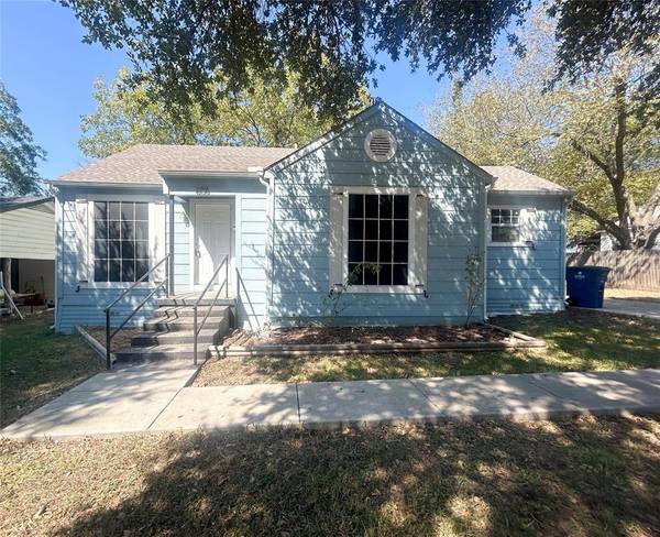 608 W Lake Street W, Ennis, TX 75119