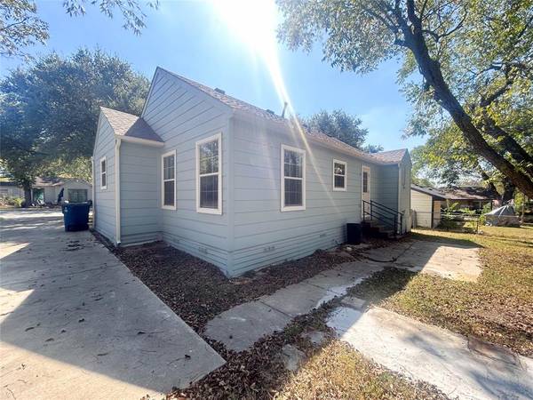 Ennis, TX 75119,608 W Lake Street W