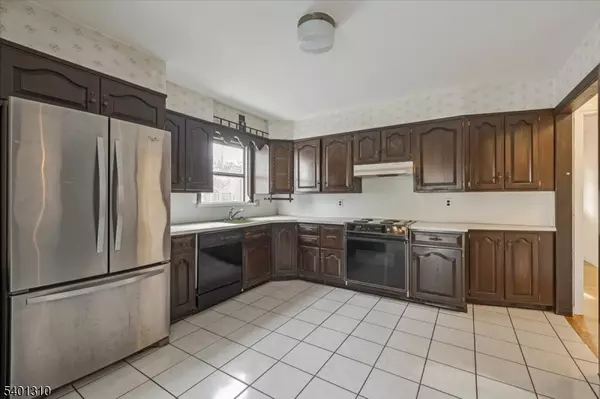 Kenilworth Boro, NJ 07033,348 Roosevelt Ln