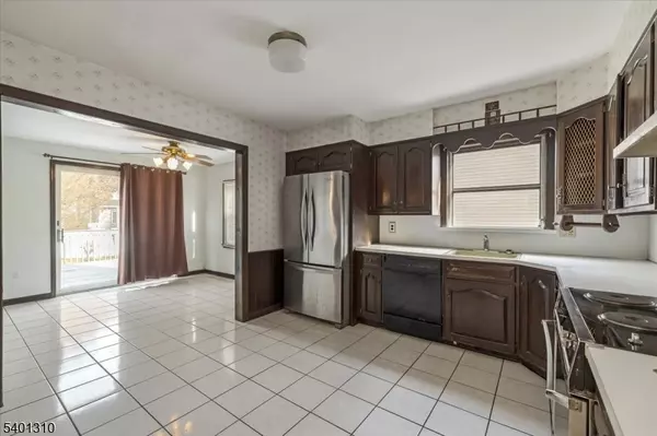 Kenilworth Boro, NJ 07033,348 Roosevelt Ln