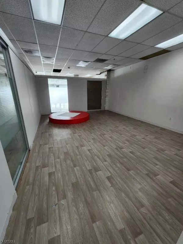 Newark City, NJ 07105,334 Ferry St