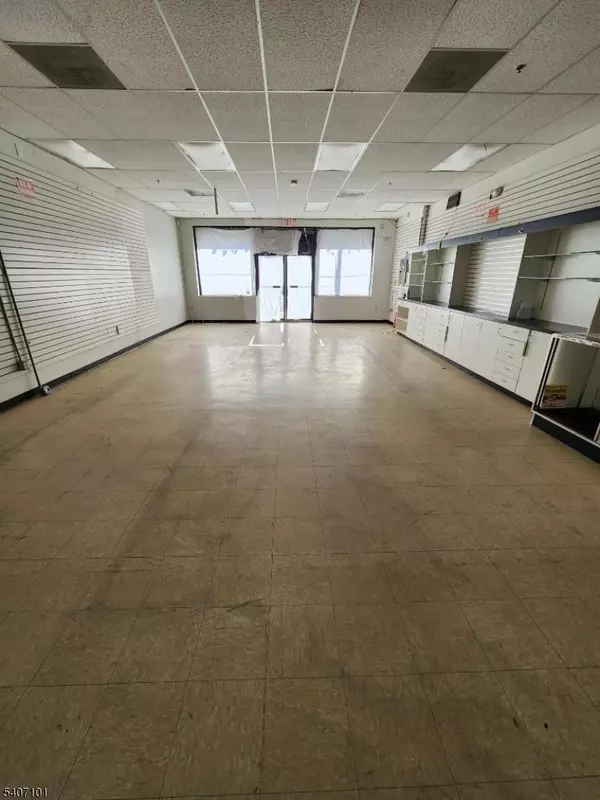 Newark City, NJ 07105,334 Ferry St