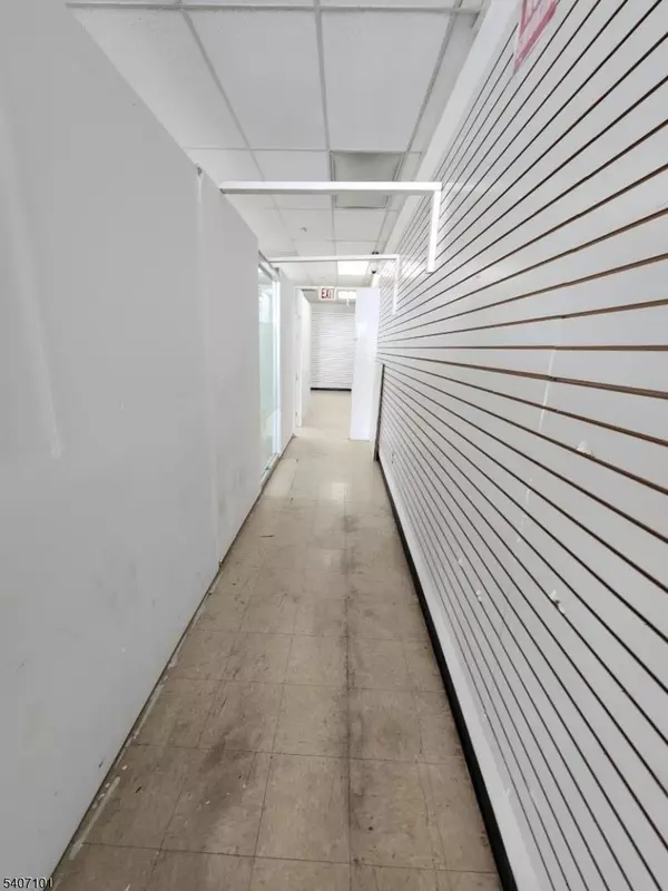 Newark City, NJ 07105,334 Ferry St