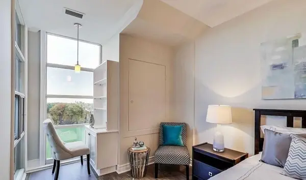 1 Leaside Park DR #615, Toronto C11, ON M4H 1R1