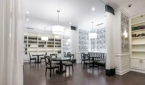 Toronto C07, ON M2M 0A5,25 Greenview AVE #2127