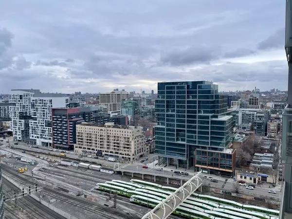 Toronto C01, ON M5V 4A5,15 Iceboat TER #2610