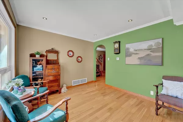 Toronto C07, ON M2N 1V5,116 Burnett AVE