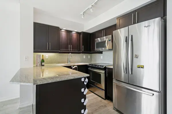 Toronto C01, ON M6K 3R4,85 East Liberty ST #525