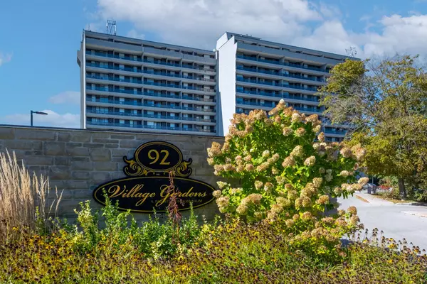 92 Church ST S #906, Ajax, ON L1S 6B4