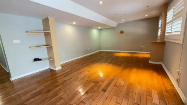 Toronto E11, ON M1X 1Y3,21 Hoptree AVE #Basement