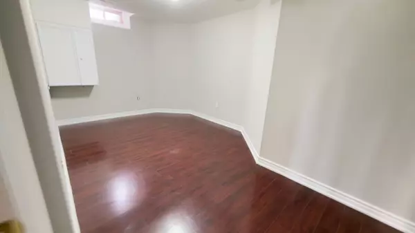 Toronto E11, ON M1X 1Y3,21 Hoptree AVE #Basement