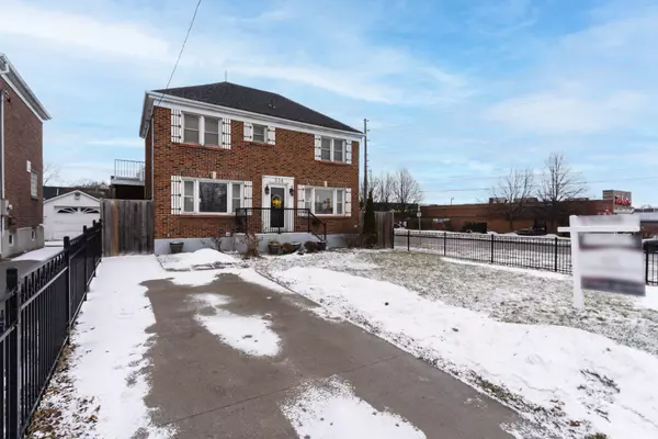 Oshawa, ON L1H 1G1,536 King ST E