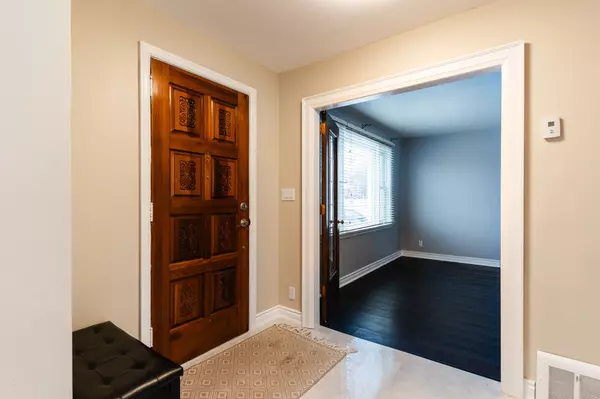 Oshawa, ON L1H 1G1,536 King ST E