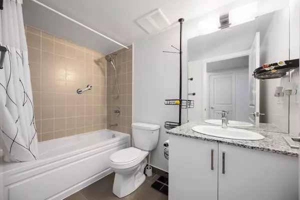 Toronto E09, ON M1G 0A9,20 Meadowglen PL #629