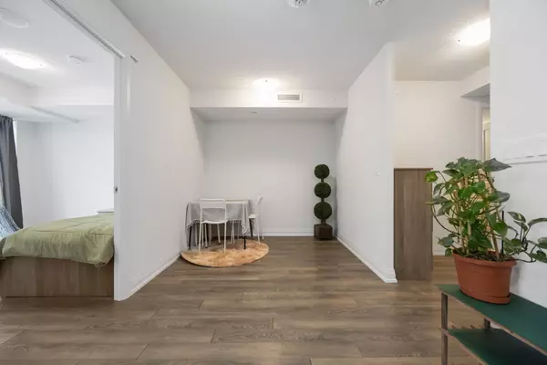 Toronto E09, ON M1G 0A9,20 Meadowglen PL #629