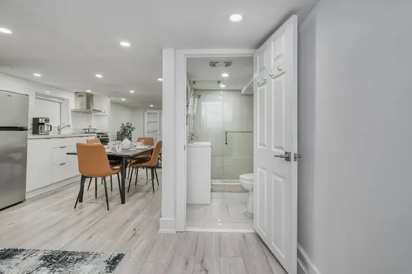 Toronto E01, ON M4M 2M4,138 Booth AVE #Lower Fl