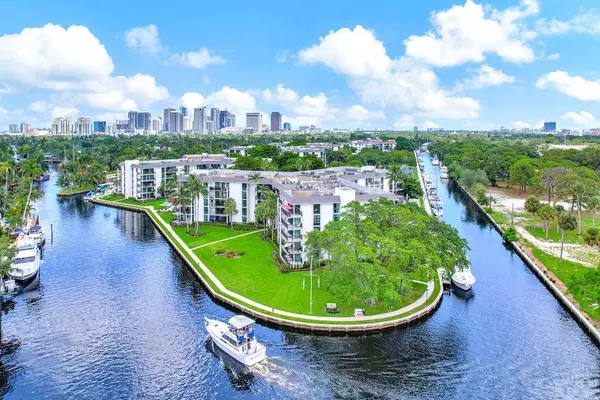 Fort Lauderdale, FL 33315,900 River Reach Dr #214