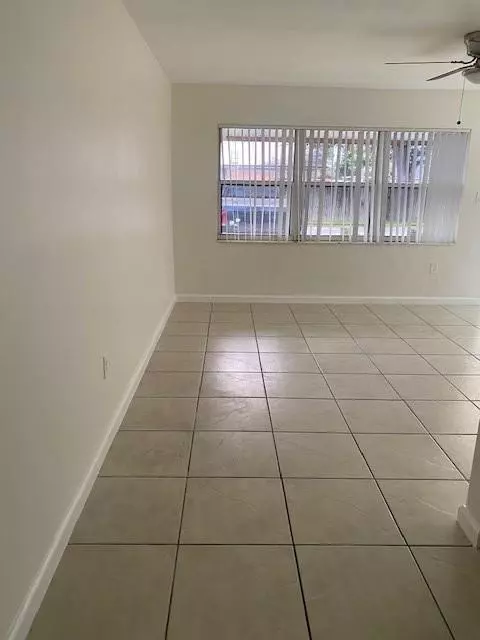 Hollywood, FL 33024,6032 Pierce St #5