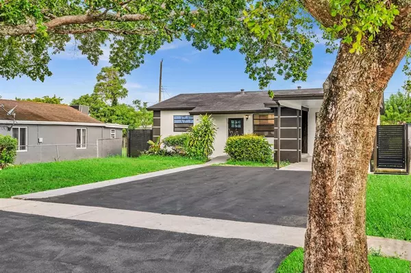 5361 Flagler St, Hollywood, FL 33021