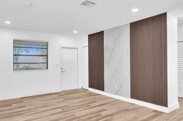 Hollywood, FL 33021,5361 Flagler St