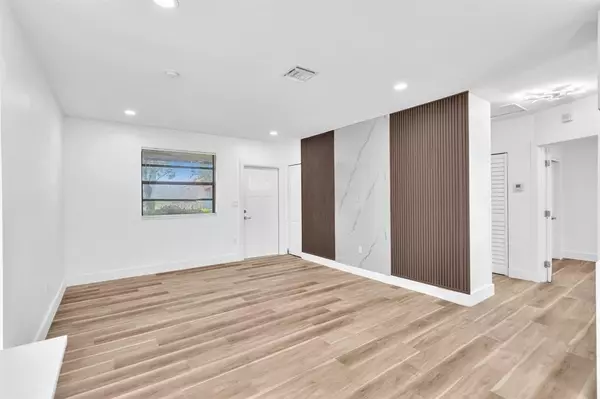 Hollywood, FL 33021,5361 Flagler St