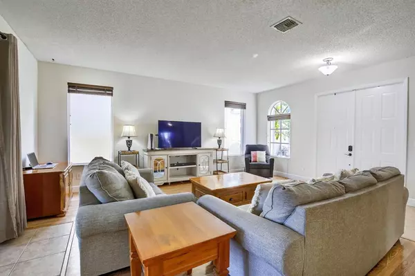 Fort Lauderdale, FL 33332,19427 SW 65th St