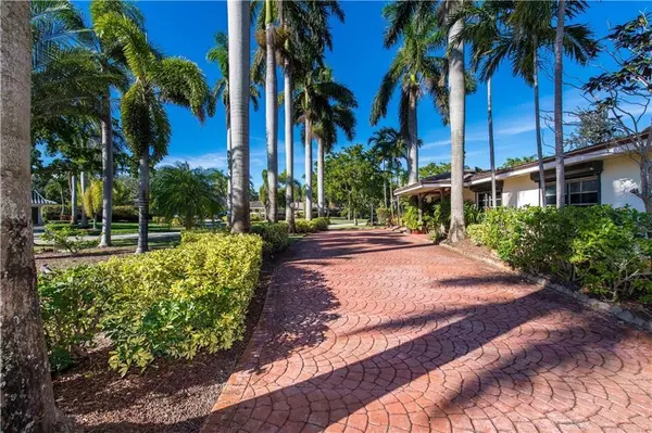 Hollywood, FL 33021,4201 N Hills Dr