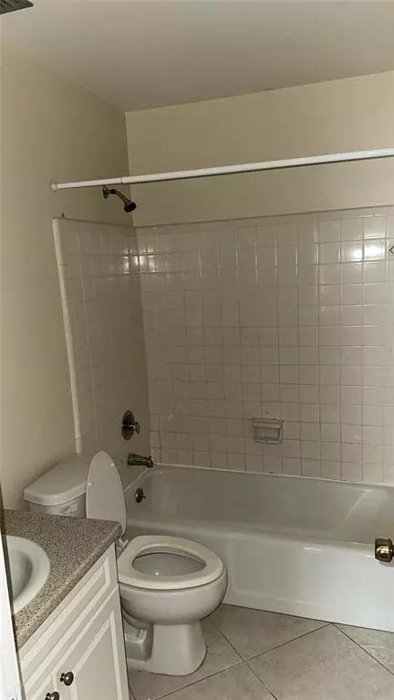 Fort Pierce, FL 34950,2004 S 10th St #A