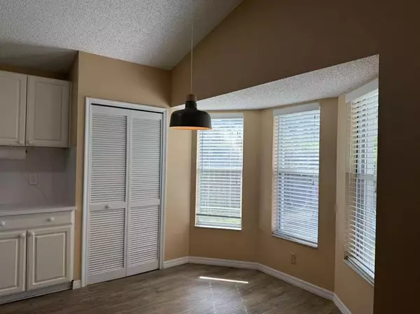 Wellington, FL 33414,13310 Greenshore Pl