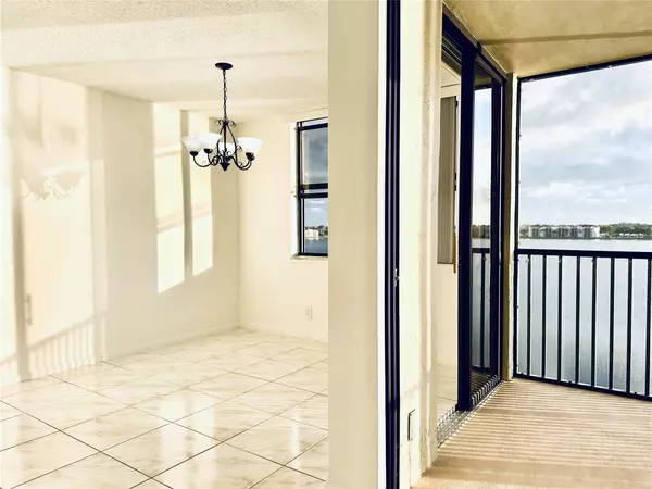 Oakland Park, FL 33309,105 Lake Emerald Drive #610