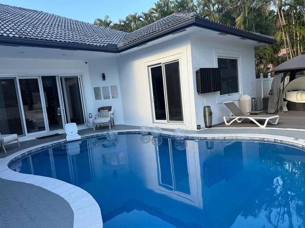 830 Bailey St, Boca Raton, FL 33487