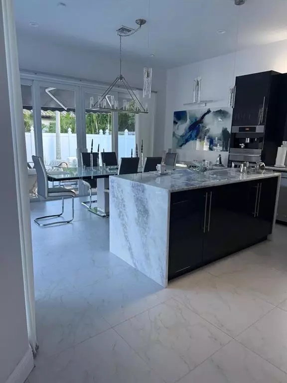 Boca Raton, FL 33487,830 Bailey St