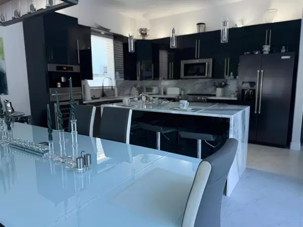 Boca Raton, FL 33487,830 Bailey St