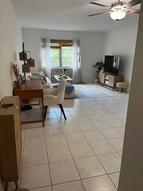 Fort Lauderdale, FL 33311,1950 N Andrews Ave #210D