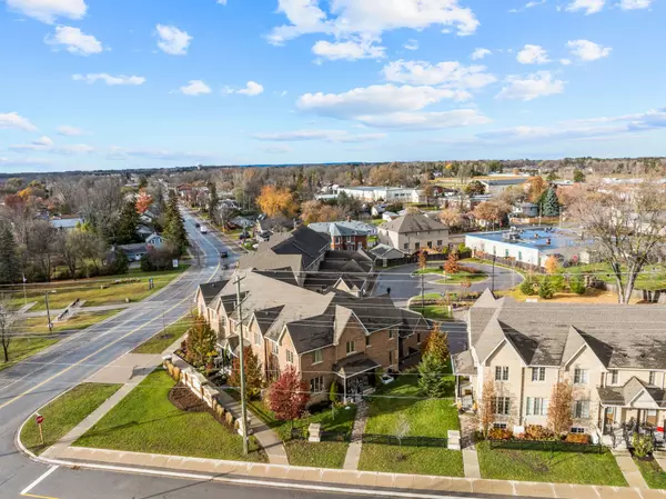 7 Vita Stephanie CT, Georgina, ON L0E 1R0