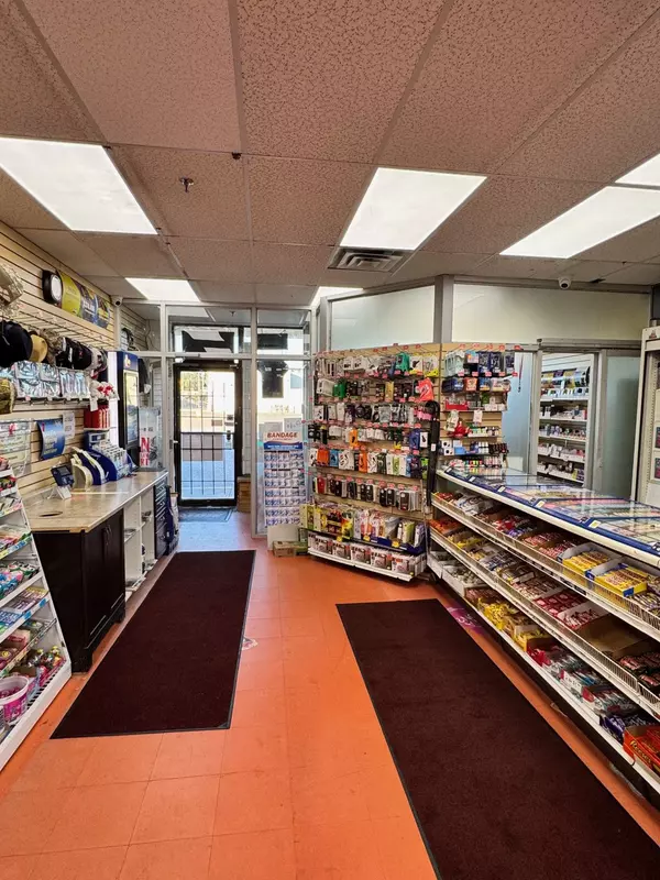 Newmarket, ON L3Y 8X2,1111 Davis DR #17