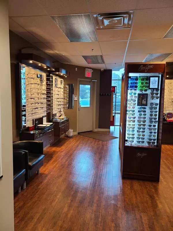 Vaughan, ON L4H 0P6,6175 Highway 7 N/A #u4