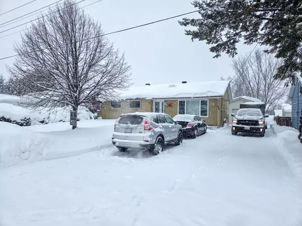 53 Tenth AVE, Englehart, ON P0J 1H0