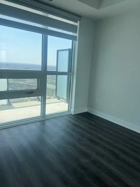 Mississauga, ON L5B 0L6,430 Square One DR #4410