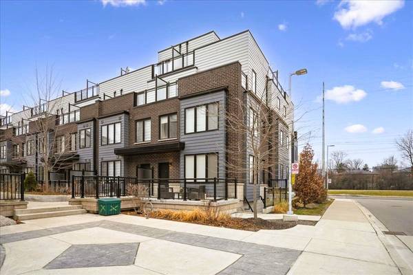 2232 Bromsgrove RD #TH #1, Mississauga, ON L5J 0B3