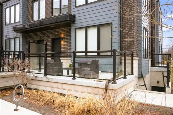 Mississauga, ON L5J 0B3,2232 Bromsgrove RD #TH #1