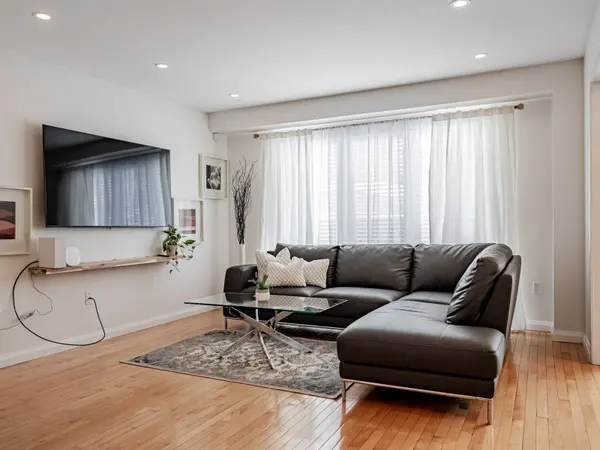 Brampton, ON L7A 3M8,46 Jessop DR