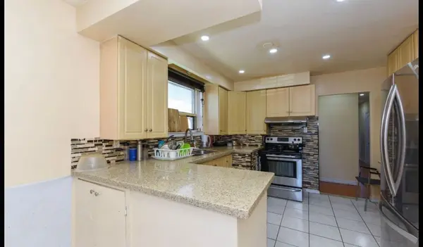 Mississauga, ON L4T 2B9,7714 Redstone RD